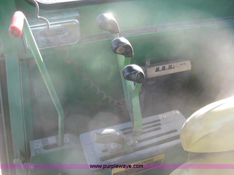 image for item K2786 1975 John Deere 7520 4WD tractor