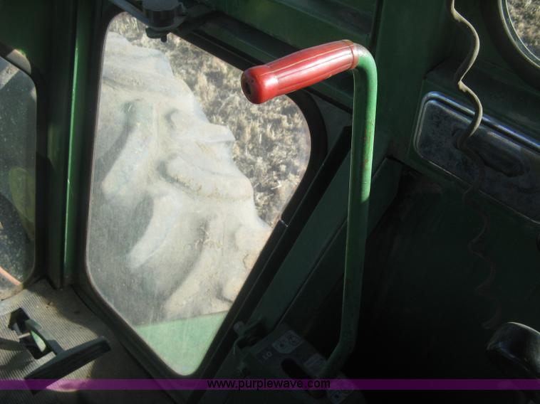 image for item K2786 1975 John Deere 7520 4WD tractor