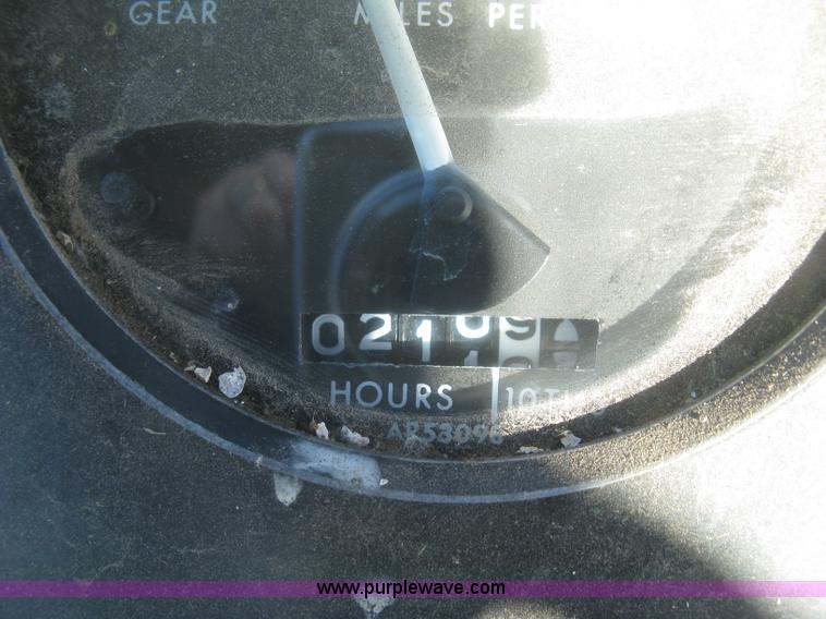 image for item K2786 1975 John Deere 7520 4WD tractor