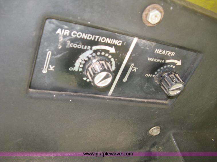 image for item K2786 1975 John Deere 7520 4WD tractor