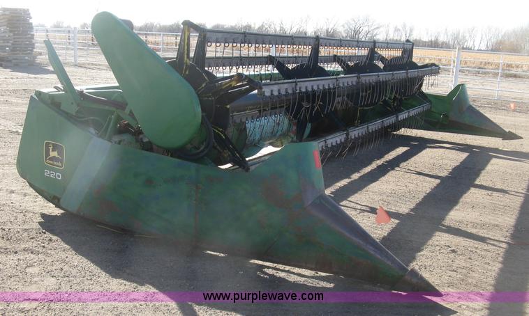 image for item K2846 John Deere 220 header