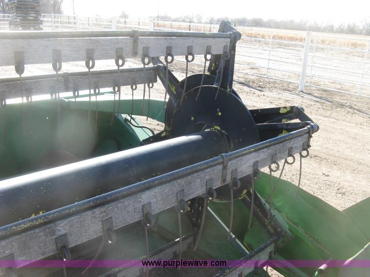 image for item K2846 John Deere 220 header