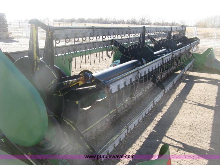 image for item K2846 John Deere 220 header