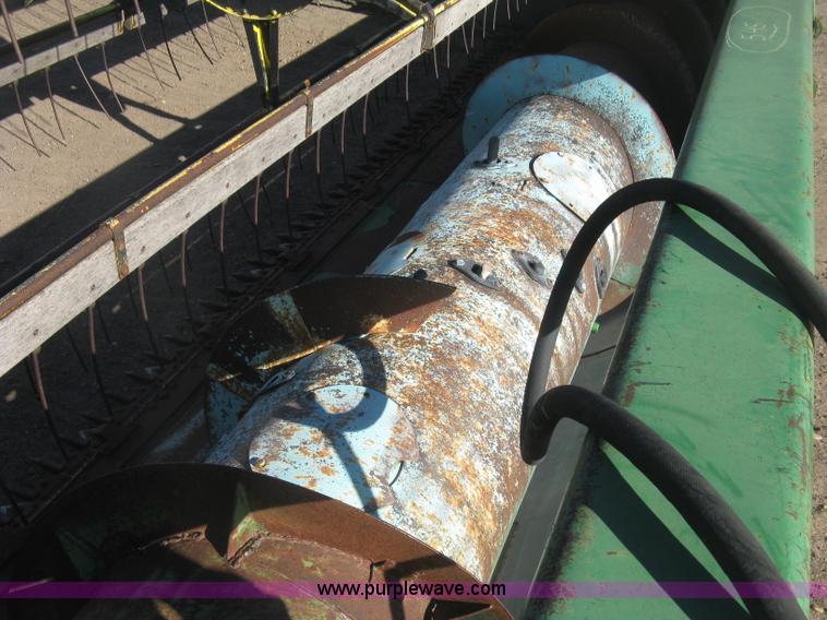 image for item K2846 John Deere 220 header