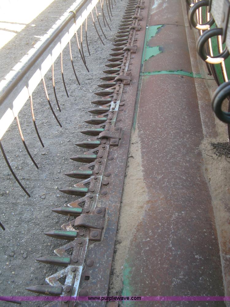 image for item K2846 John Deere 220 header