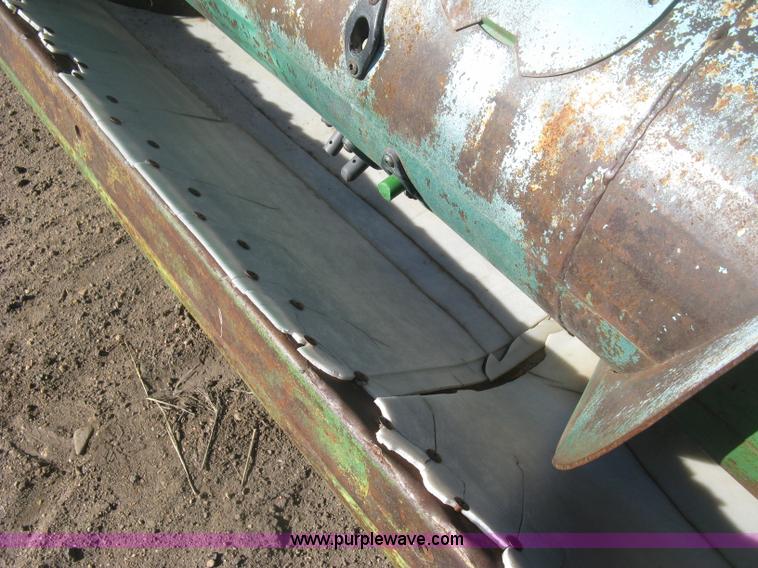 image for item K2846 John Deere 220 header