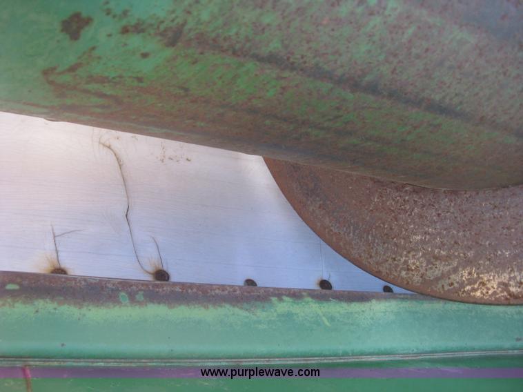 image for item K2846 John Deere 220 header