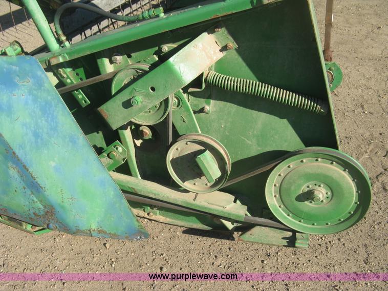 image for item K2846 John Deere 220 header