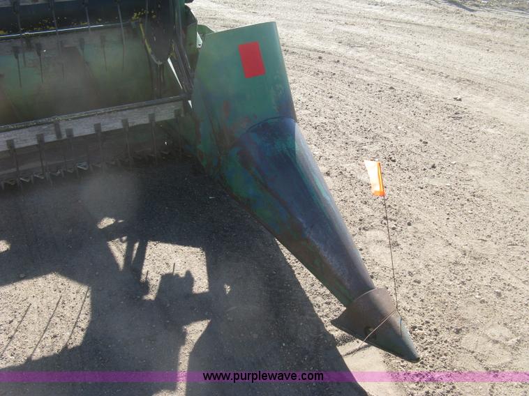 image for item K2846 John Deere 220 header