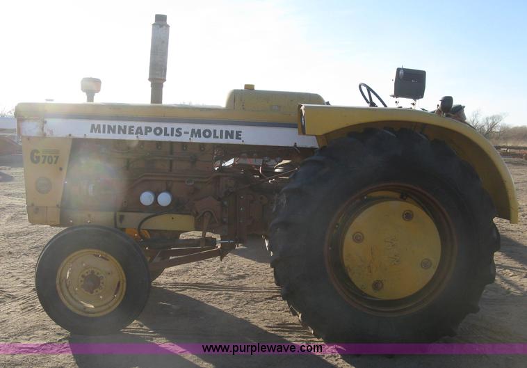 image for item K2852 Minneapolis Moline G707 tractor