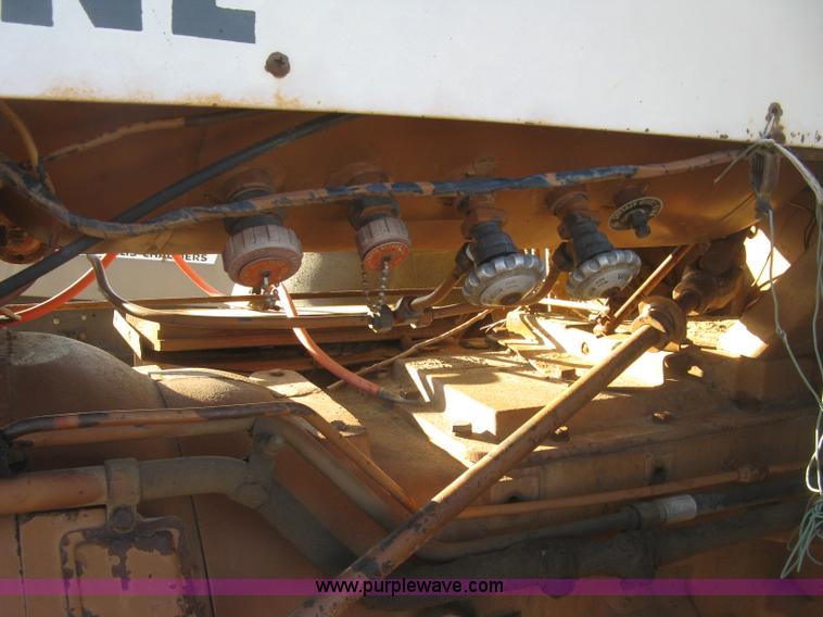 image for item K2852 Minneapolis Moline G707 tractor