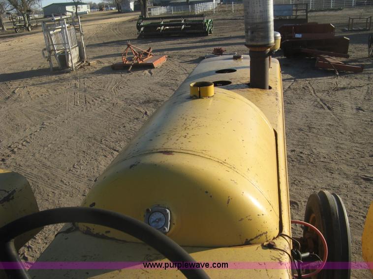 image for item K2852 Minneapolis Moline G707 tractor