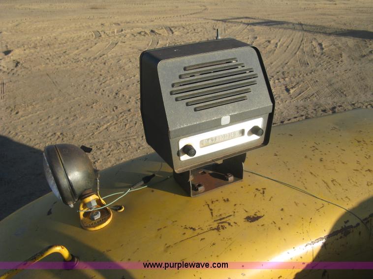 image for item K2852 Minneapolis Moline G707 tractor