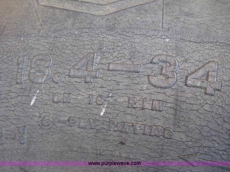 image for item K2852 Minneapolis Moline G707 tractor