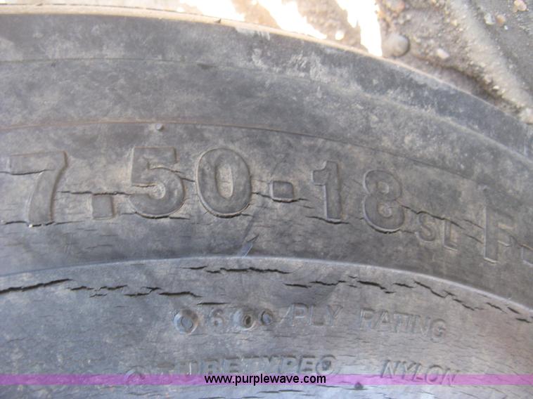 image for item K2852 Minneapolis Moline G707 tractor