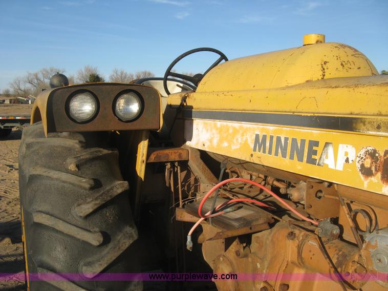image for item K2852 Minneapolis Moline G707 tractor