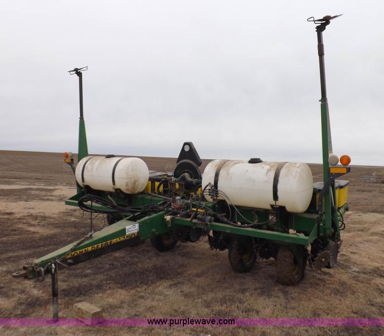 image for item K3128 John Deere 1750 Max Emerge Plus Vacumeter planter