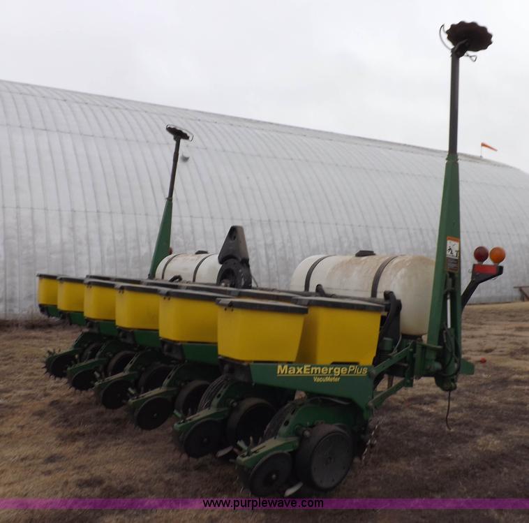image for item K3128 John Deere 1750 Max Emerge Plus Vacumeter planter