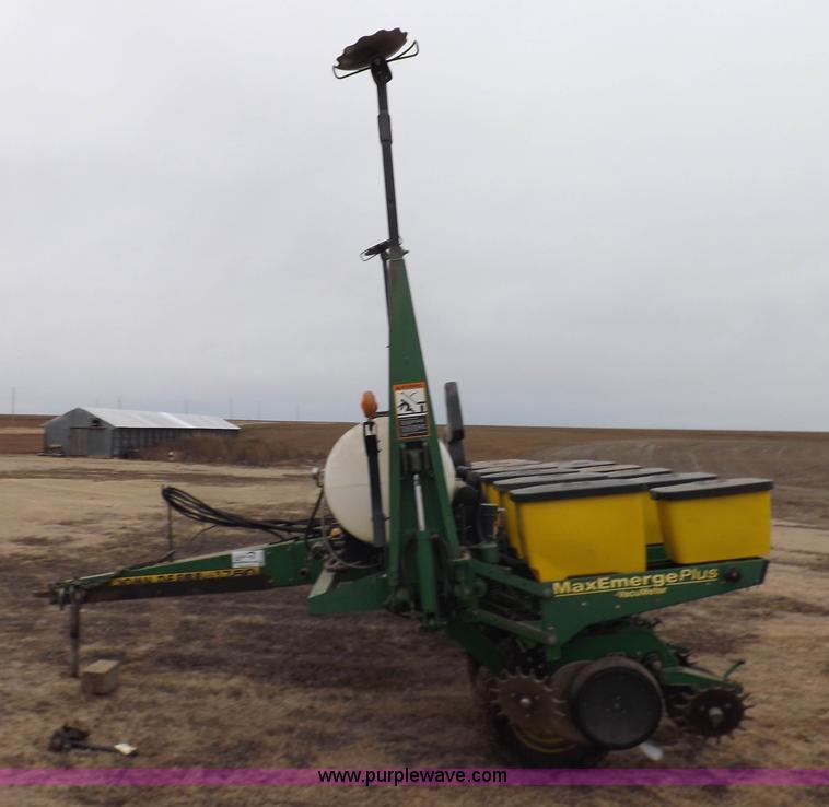 image for item K3128 John Deere 1750 Max Emerge Plus Vacumeter planter