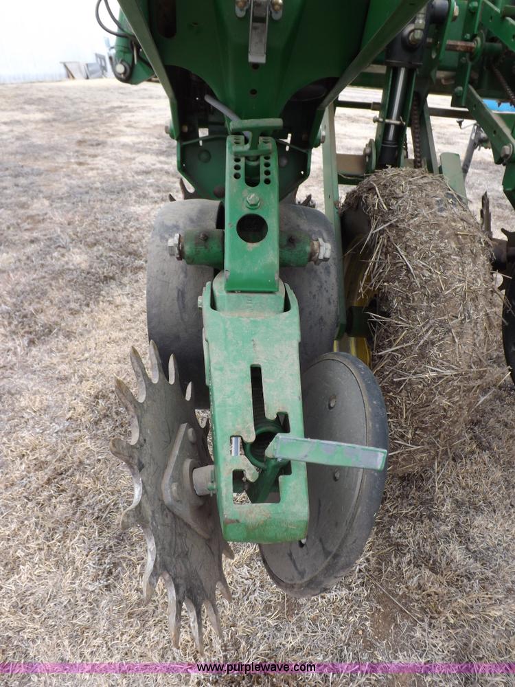 image for item K3128 John Deere 1750 Max Emerge Plus Vacumeter planter