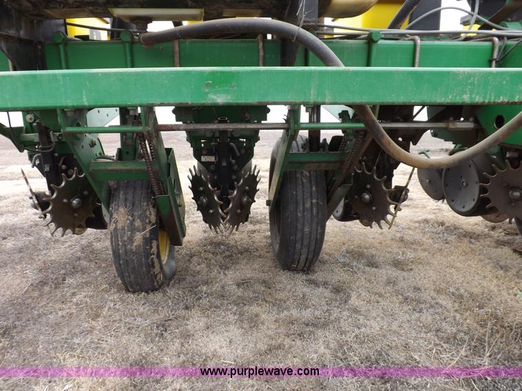 image for item K3128 John Deere 1750 Max Emerge Plus Vacumeter planter
