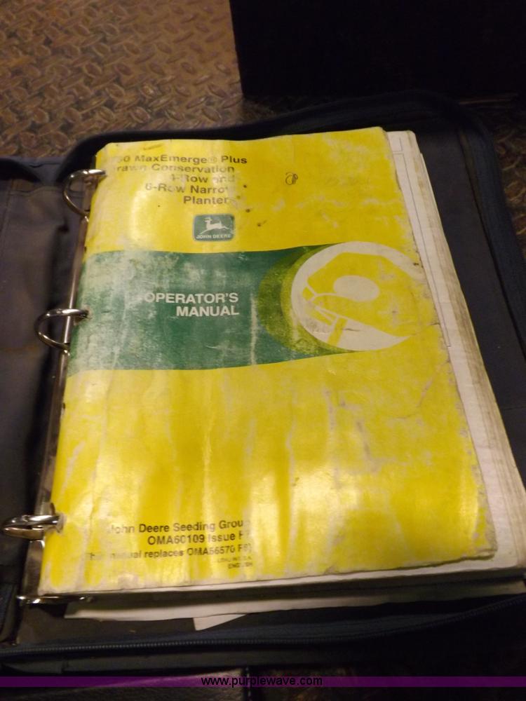 image for item K3128 John Deere 1750 Max Emerge Plus Vacumeter planter