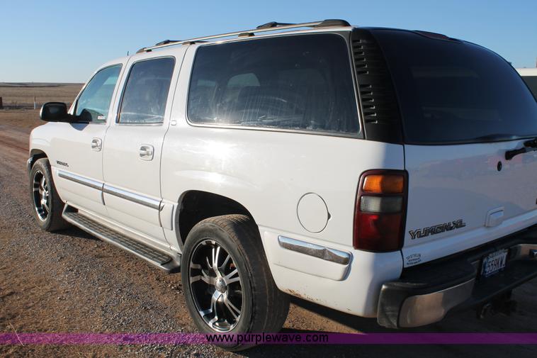 image for item AO9624 2002 GMC Yukon 1500 XL SUV