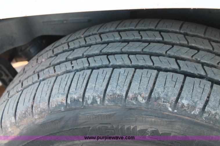 image for item AO9624 2002 GMC Yukon 1500 XL SUV