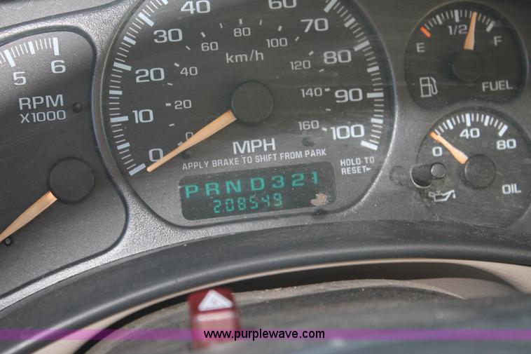 image for item AO9624 2002 GMC Yukon 1500 XL SUV