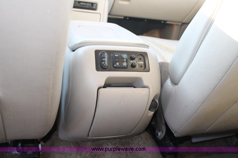 image for item AO9624 2002 GMC Yukon 1500 XL SUV