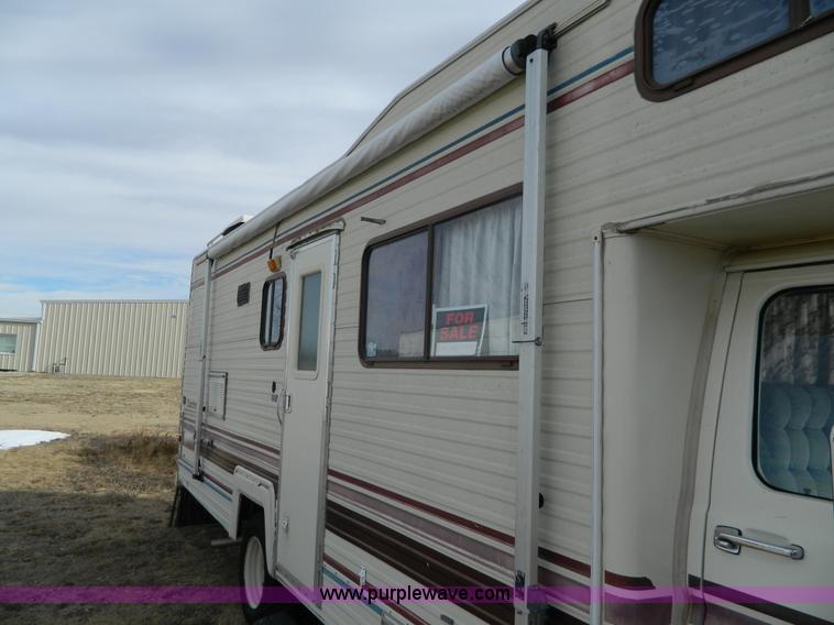 image for item AQ9341 1985 Ford Econoline E350 Coachman 26' recreational vehicle