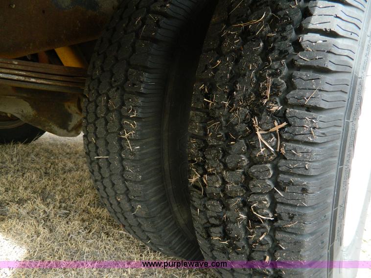 image for item AQ9341 1985 Ford Econoline E350 Coachman 26' recreational vehicle