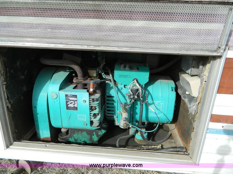 image for item AQ9341 1985 Ford Econoline E350 Coachman 26' recreational vehicle