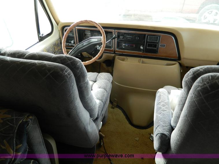 image for item AQ9341 1985 Ford Econoline E350 Coachman 26' recreational vehicle