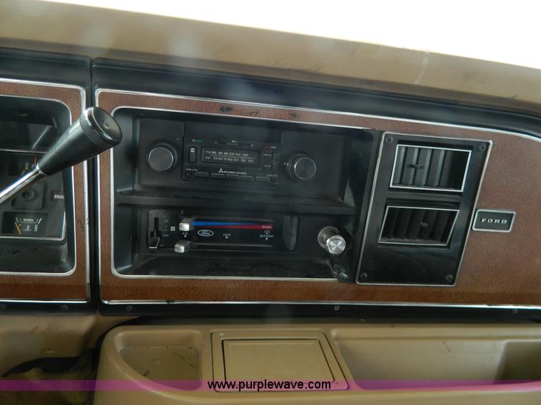 image for item AQ9341 1985 Ford Econoline E350 Coachman 26' recreational vehicle