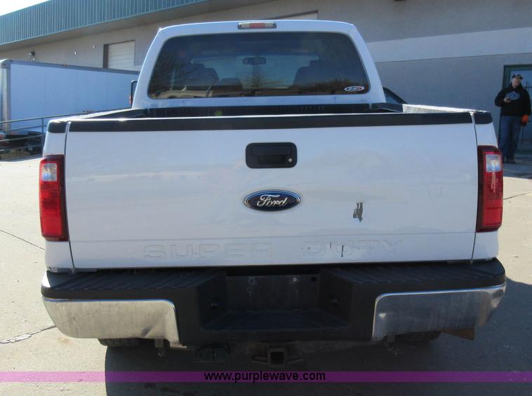 image for item AW9111 2010 Ford F250 Super Duty XLT FX4 Crew Cab pickup truck