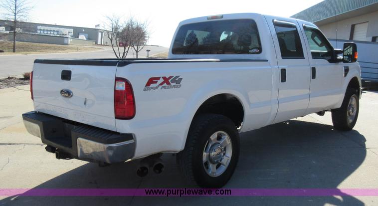 image for item AW9111 2010 Ford F250 Super Duty XLT FX4 Crew Cab pickup truck
