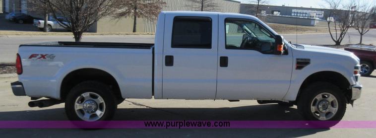 image for item AW9111 2010 Ford F250 Super Duty XLT FX4 Crew Cab pickup truck