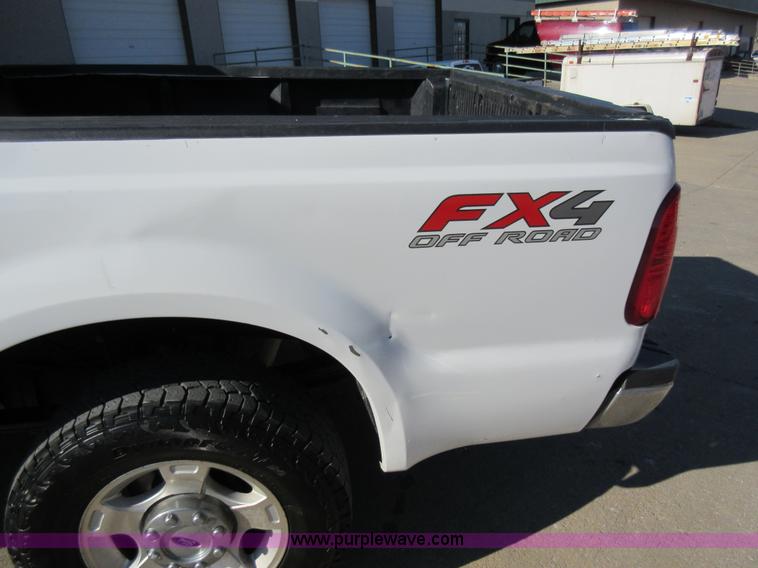 image for item AW9111 2010 Ford F250 Super Duty XLT FX4 Crew Cab pickup truck