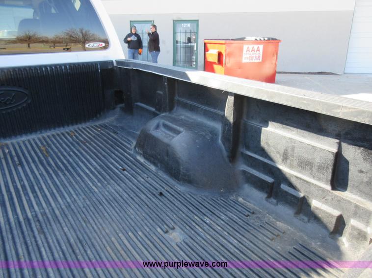 image for item AW9111 2010 Ford F250 Super Duty XLT FX4 Crew Cab pickup truck