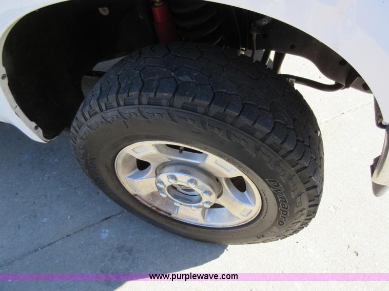 image for item AW9111 2010 Ford F250 Super Duty XLT FX4 Crew Cab pickup truck