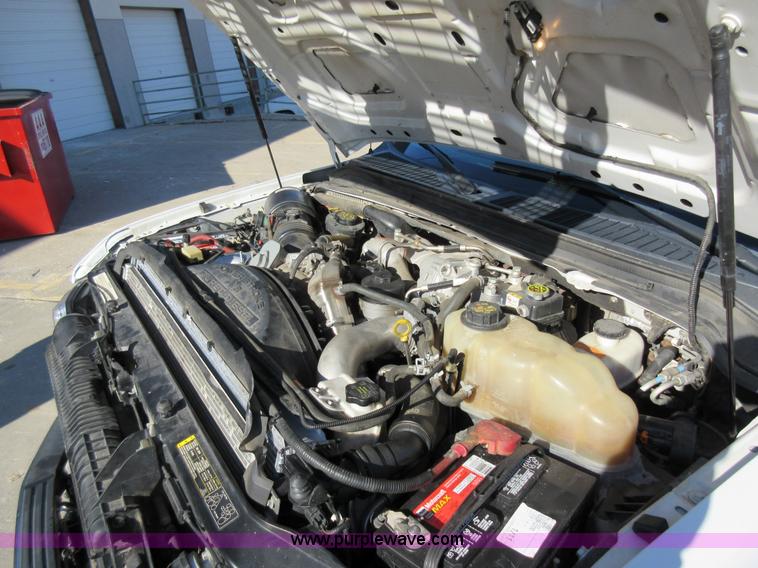 image for item AW9111 2010 Ford F250 Super Duty XLT FX4 Crew Cab pickup truck