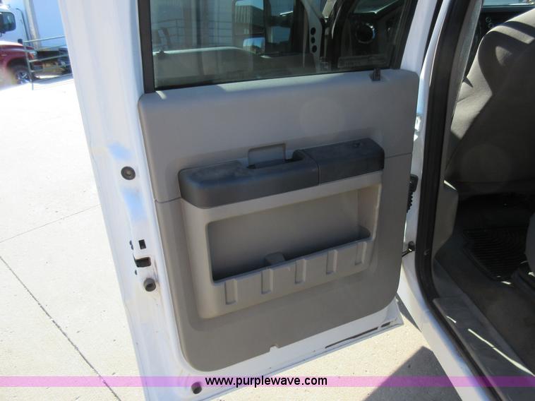 image for item AW9111 2010 Ford F250 Super Duty XLT FX4 Crew Cab pickup truck