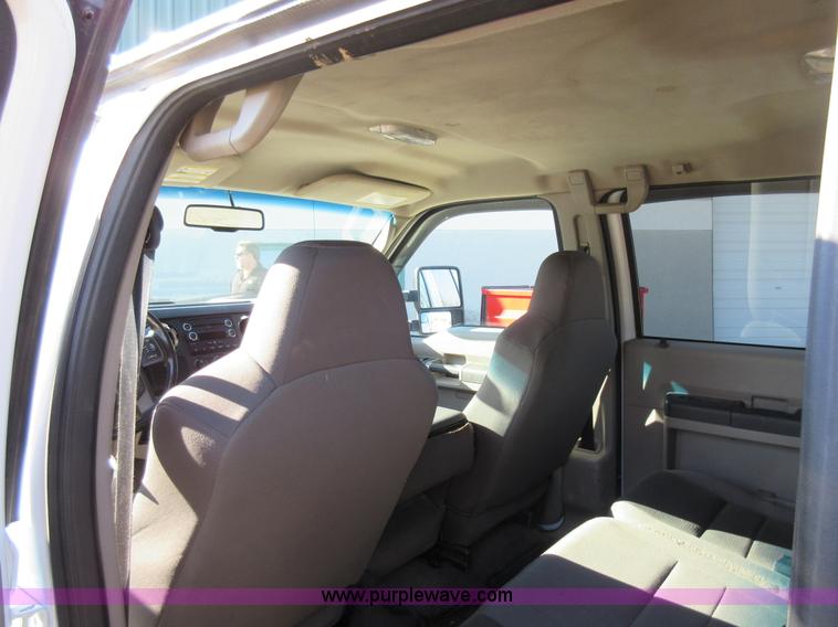 image for item AW9111 2010 Ford F250 Super Duty XLT FX4 Crew Cab pickup truck