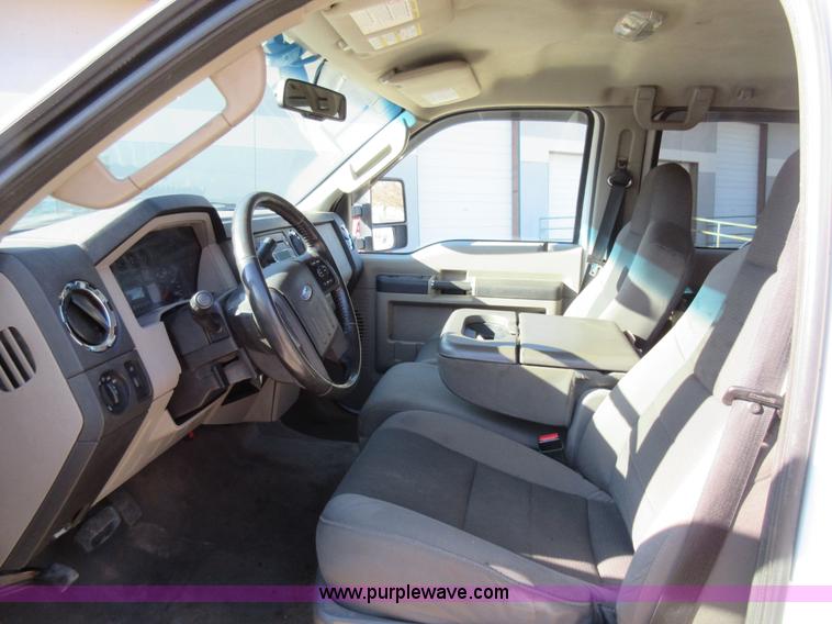 image for item AW9111 2010 Ford F250 Super Duty XLT FX4 Crew Cab pickup truck