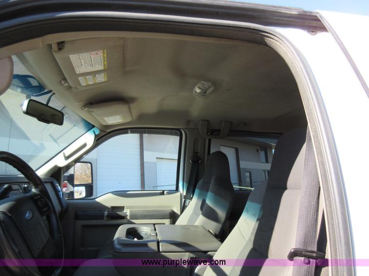 image for item AW9111 2010 Ford F250 Super Duty XLT FX4 Crew Cab pickup truck