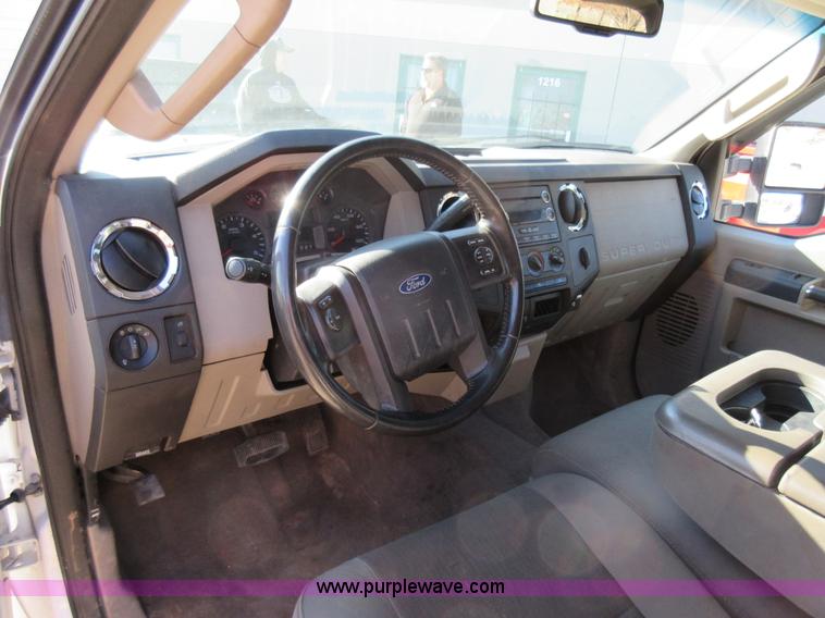 image for item AW9111 2010 Ford F250 Super Duty XLT FX4 Crew Cab pickup truck