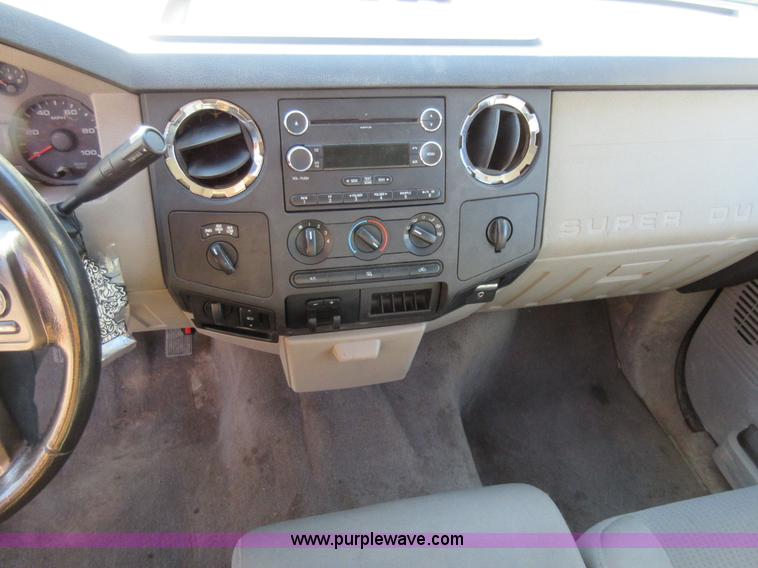 image for item AW9111 2010 Ford F250 Super Duty XLT FX4 Crew Cab pickup truck