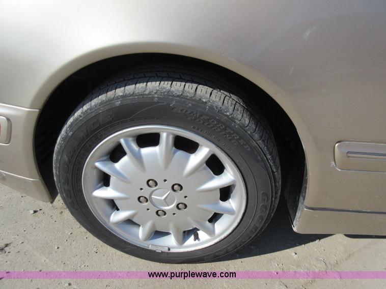 image for item AW9115 2000 Mercedes Benz E-Class E320 Wagon