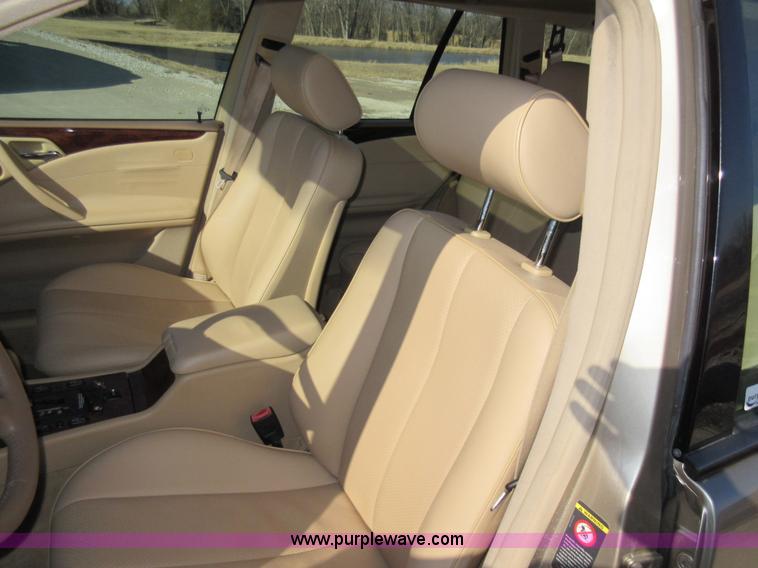 image for item AW9115 2000 Mercedes Benz E-Class E320 Wagon